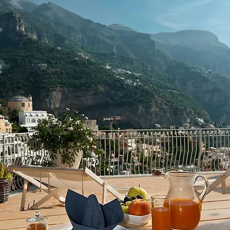 Veduta Alojamento de Acomodação e Pequeno-almoço Positano